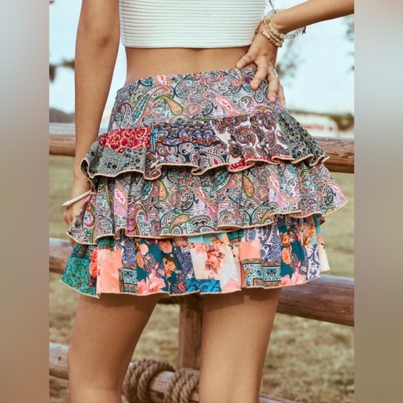 Paisley Print Bohemian Style Mini Skirt | Medium - Picture 3 of 13